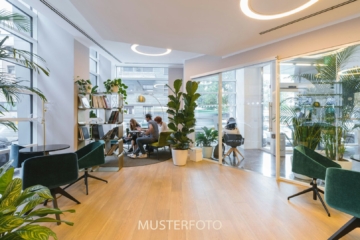 Hochwertige Geschäftsräumlichkeiten in Oberndorf, 6372 Oberndorf in Tirol (Österreich), Büro / Praxis