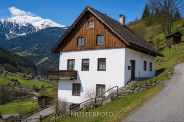 Wohnen am Sonnberg – Haus mit Sanierungspotenzial, 6460 Imst, Einfamilienhaus