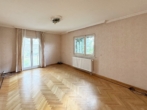 Bild - Haus mit großem Garten und Gestaltungspotenzial